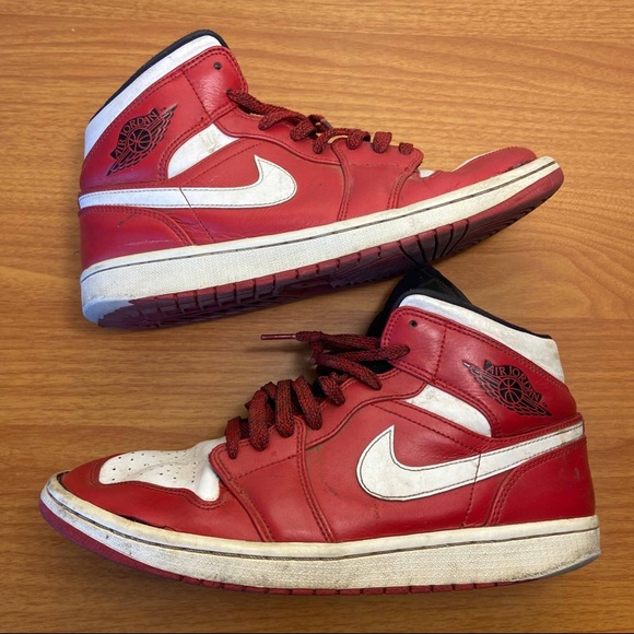 Jordan 1 Mid - Picture 2 of 9